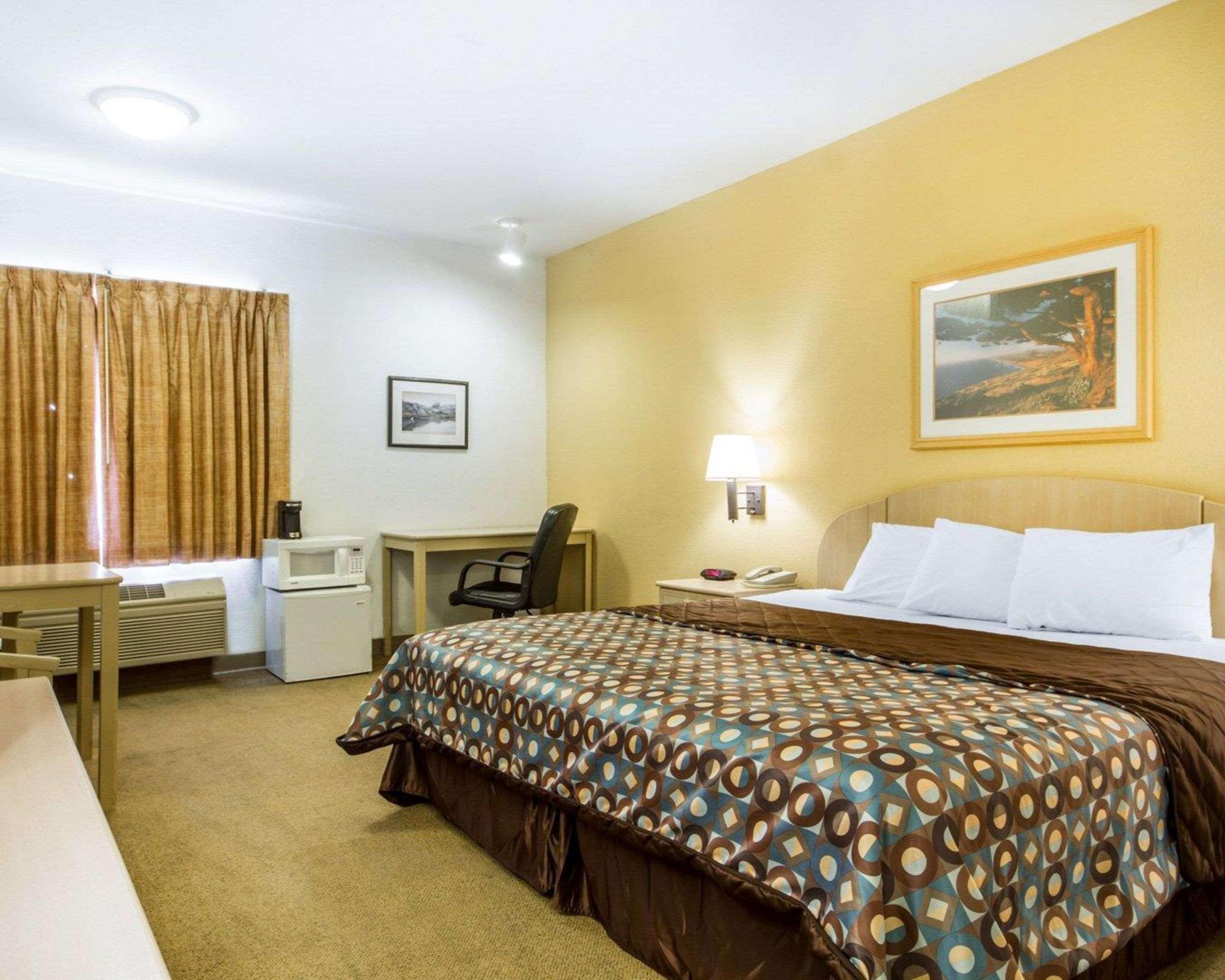 ווטסונוויל Rodeway Inn מראה חיצוני תמונה